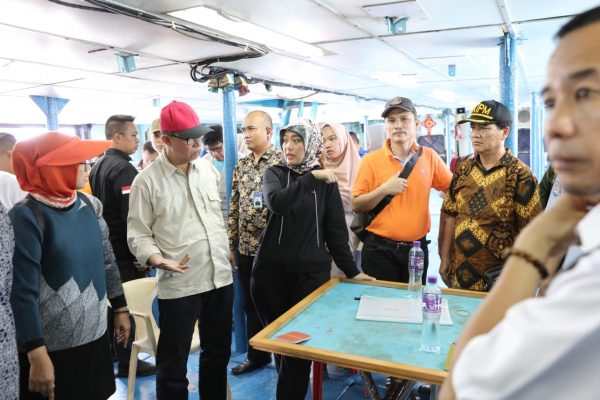 Wagub Chusnunia Sidak Uji Petik Dua Kapal Asing di Pesawaran
