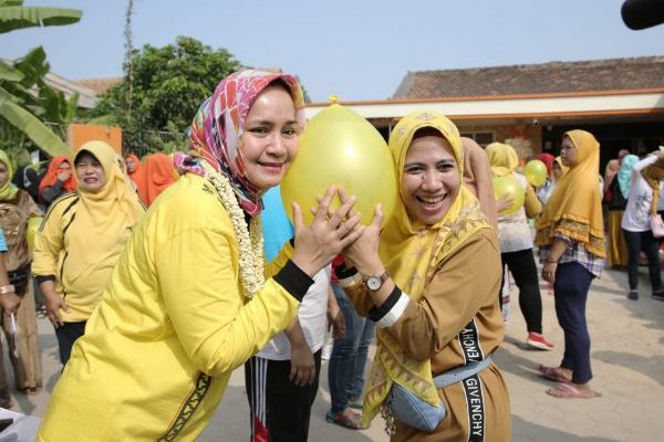 Silaturahmi Dengan Masyarakat Panjang, Riana Sari Siap Lindungi Dan Jadi Teman Curhat Masyarakat