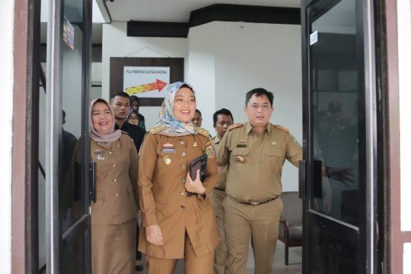 Wagub Nunik Lakukan Sidak ke Dispora