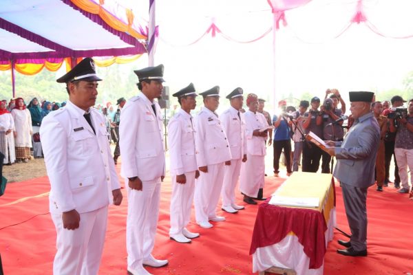 Nanang Ermanto Lantik Lima Kepala Desa Di Desa Kalirejo Kecamatan Palas