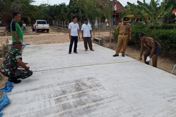 DD Tahap kedua dan ketiga Desa Labuhan Batin Fokus Kerjakan Rijit Beton 800 M