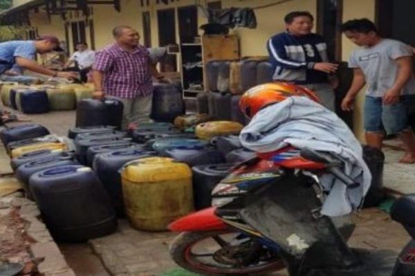 Pelaku Penimbun BBM bersubsidi, Diamankan Ditreskrimsus Polda Banten