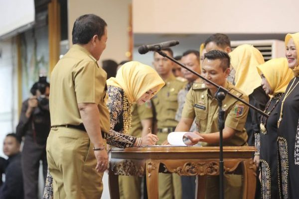 Arinal Hadiri Pelantikan Pengurus Dekranasda Lampung