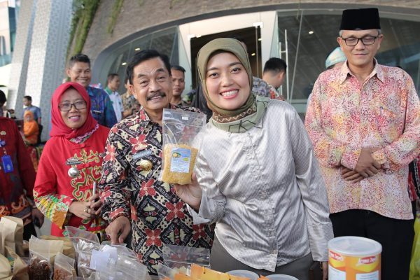 Wagub Nunik Apresiasi Produk UMKM Lampung Pada Expo Kedaulatan Pangan