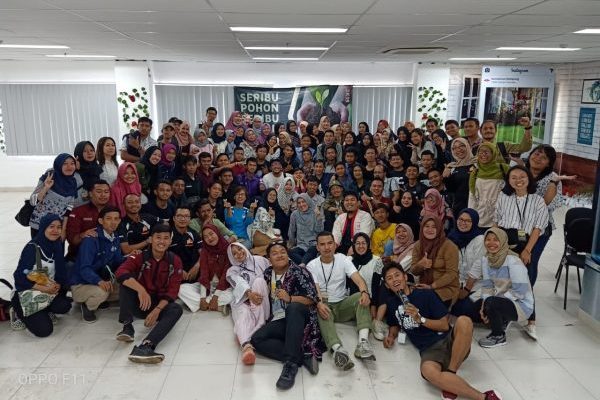 Puluhan Komunitas Di Lampung Gelar Gerakan Seribu Pohon