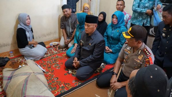 Dipadatnya Aktivitas, Plt Bupati Lampung Selatan Melayat Ke Warganya Yang Berduka