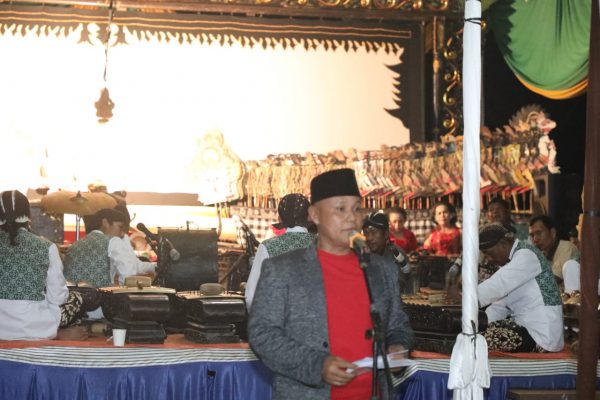 Meriahkan Hari Jadi Ke-51, Desa Trans Tanjungan Gelar Wayang Kulit Semalam Suntuk
