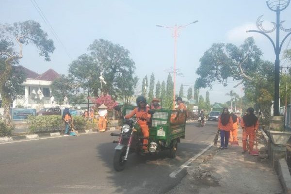 Sambut Hari Jadi Muba ke-63, Pasukan Orange Serbu Jalan Kolonel Wahid Udin Sekayu