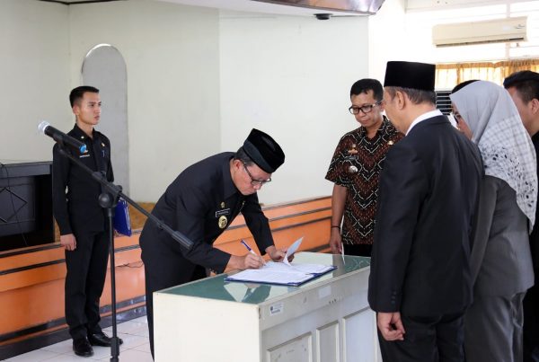 Pj. Sekdaprov Lantik Tujuh Pejabat Susulan