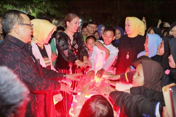 Riana Sari Beri Semangat Anak-Anak LKSA