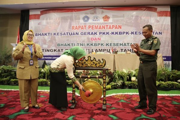 Sukseskan Baksos Kesrak PKK-KB-Kesehatan, Riana Arinal Lakukan Rapat Pemantapan