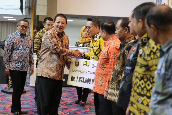 Pemprov Lampung dan Kementrian PUPR Serahkan 5.588 BSPS Kepada 13 Kabupaten
