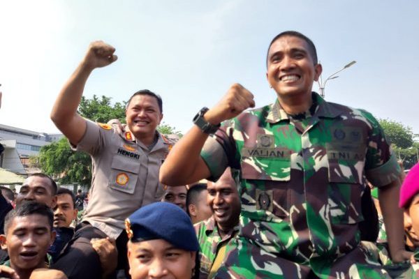 Sambut HUT TNI, Polres Jakbar bersama Tiga Pilar Gelar Syukuran dan Olahraga Bersama