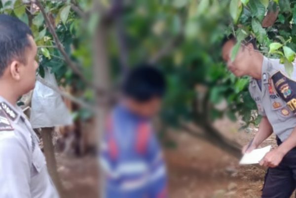 Warga Dusun Batu Geger, Temukan Jasad Pria Paruh Baya Tergantung Di Pohon Pala