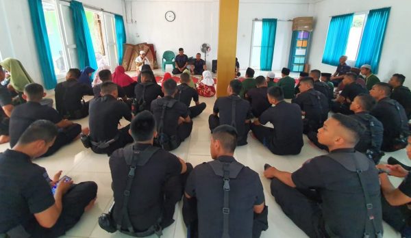 Korp Brimob Polri Sambangi Dan Beri Bantuan Panti Asuhan Al-Wahidan Bogor
