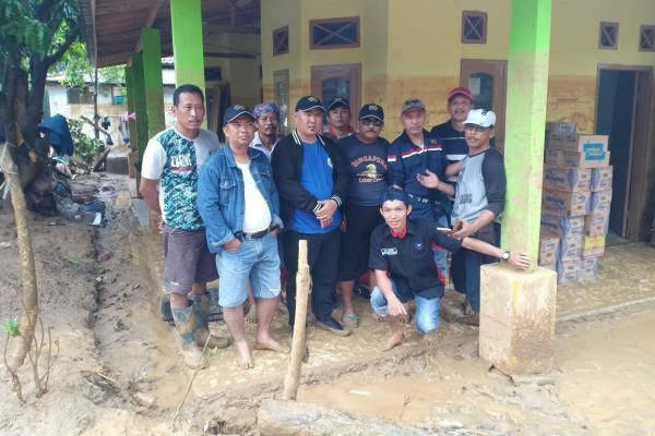 Tim Media Siber Sinarlmpung.com Sambangi Desa Calung Bungur Sajira Lebak