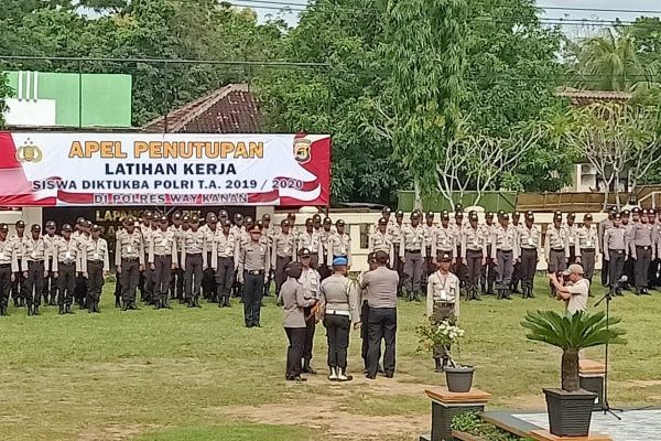 Kapolres Tutup Latja Diktukba Polres Way Kanan 2020