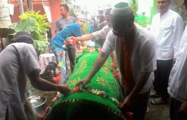 Misteri Kematian Yogi Andhika (6) : Janji Umrohkan Ibunda Yang Tak Bisa Terwujud