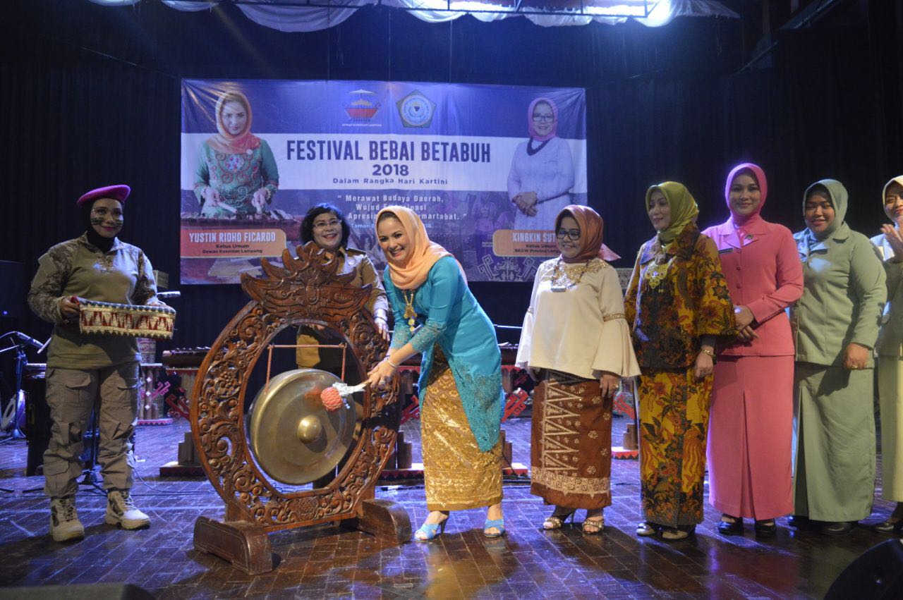 Ketua DKL Yustin Ficardo Buka Festival Babai Betabuh 2018