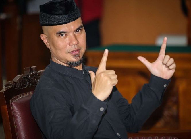 Baru Divonis, Ahmad Dhani Langsung Jalani Kasus “Idiot” Di Surabaya