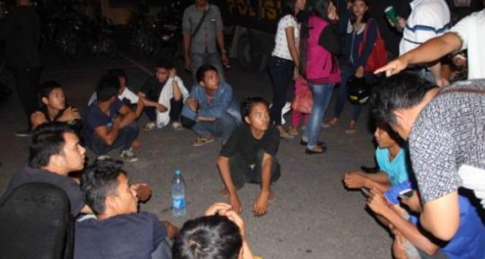 Trend Baru Pesta Mabuk Dengan Minum Air Rebusan Pembalut Wanita