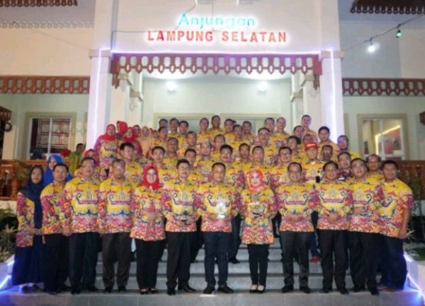 Lampung Selatan Juara I Stand Favorit Katagori Anjungan Lampung Fair 2019