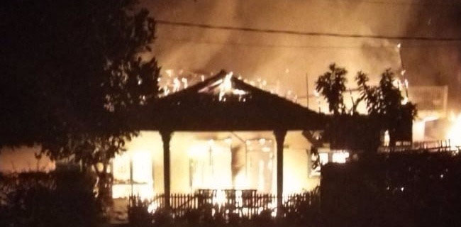 Api Bakar Rumah Dan Mobil Pegawai DPRD Lamteng