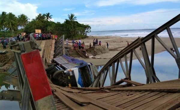Jalinbar Pesisir Barat-Bengkulu Kembali Terputus, Jembatan Bailey Amblas