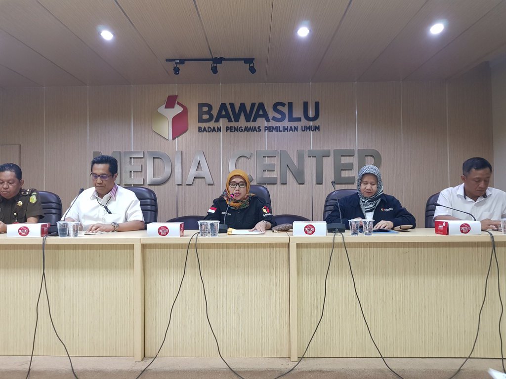 Jaksa dan Polisi Bela Iklan Jokowi-Ma’ruf Tak Langgar Kampanye