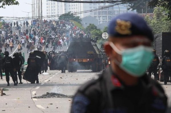 Demo Masih Berlanjut, Istana Kerahkan Pasukan TNI