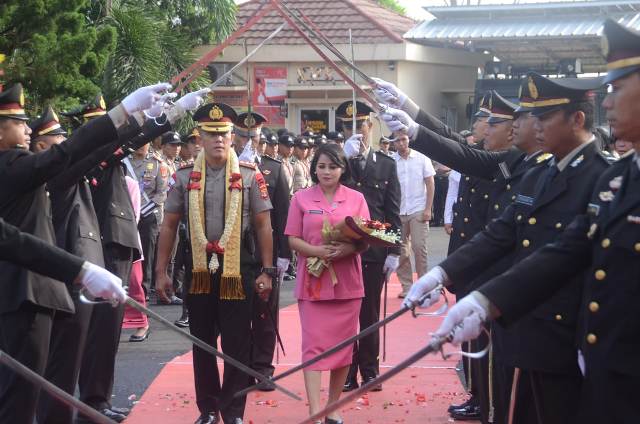 Budi Utomo Hadiri Pisah Sambut Kapolres Lampura