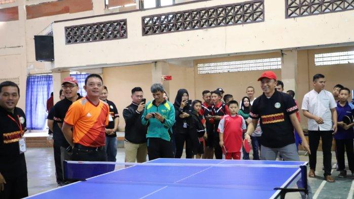Bupati Parosil Mabsus Tantang Peraih Medali Emas Porprov Lampung di Turnament Tenis Meja Bupati Cup