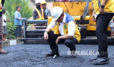 Aspal Bahan Baku Campuran Karet, Butuh 3 Ton Perkilometer Jalan