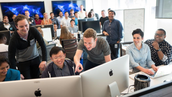 Diduga Terlibat Kampanye Hitam, Bos Facebook Mark Zuckerberg Didesak Mundur dari Jabatannya