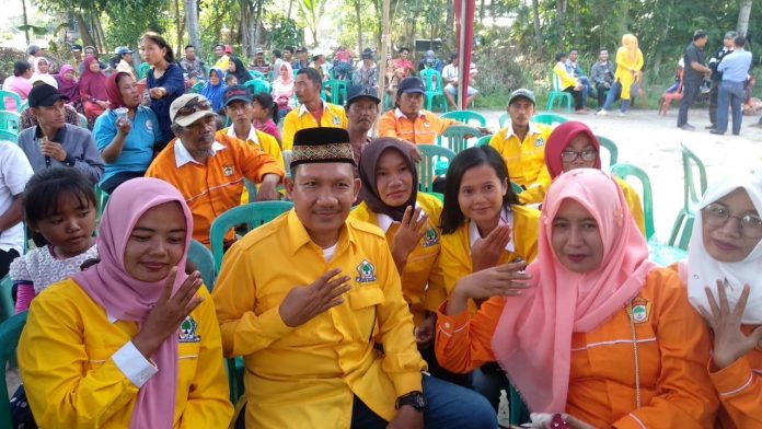 Caleg Golkar Dapil VI Supriyadi Alfian Sapa Warga Rawajitu Selatan