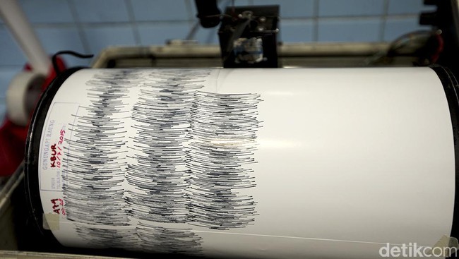 Gempa 7,7 SR Guncang Sulteng, Picu Peringatan Potensi Tsunami
