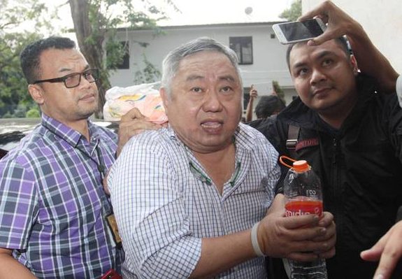 Lieus Sungkharisma Ditangkap, Diborgol Dibawa Ke Kantor Polisi