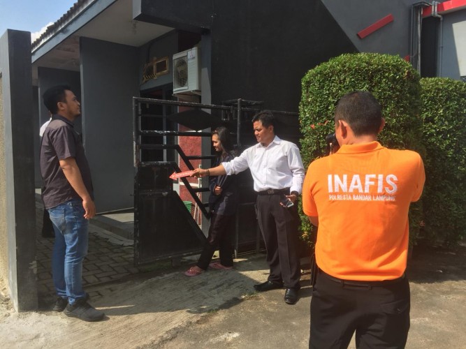 Maling Santroni Kontrakan Wartawan TegarTV HP Android dan Labtob Raib