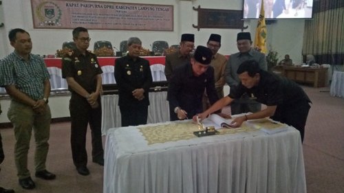 DPRD Lamteng Gelar Paripurna Penandatanganan Rancangan Perubahan KUA dan PPAS Tahun 2018
