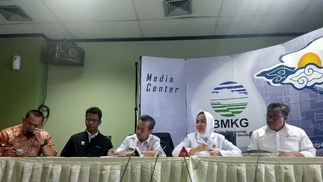 BMKG Menduga Tsunami Selat Sunda Diakibatkan Erupsi Gunung Anak Krakatau