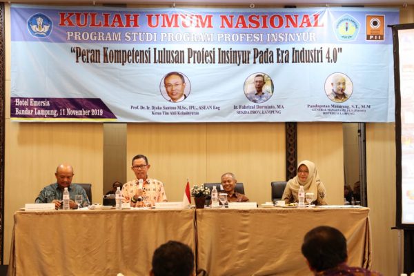 Sekdaprov Fahrizal Isi Kuliah Umum tentang Peran Insinyur dalam Revolusi industri 4.0