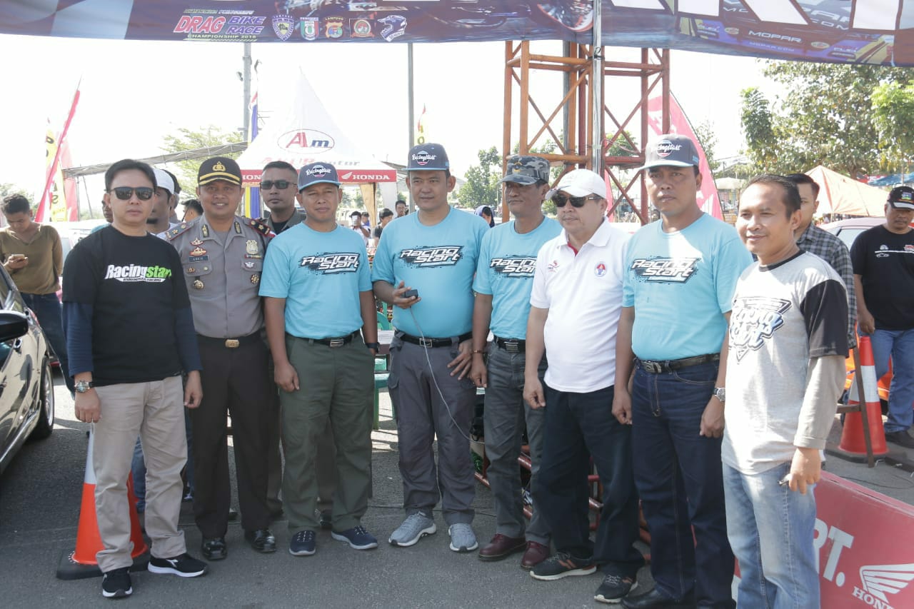 Fauzi Buka Drag Bike dan Drag Race HUT Bhayangkhara 72 di Pringsewu