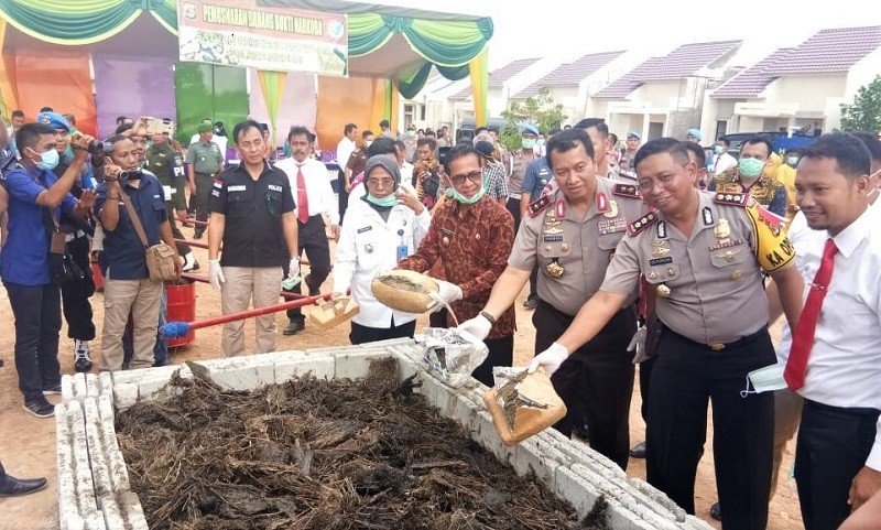 Musnahkan Ganja di Polres Mesuji Kapolda Ingatkan Respon Cepat Polri Atasi Persoalan di Masyarakat