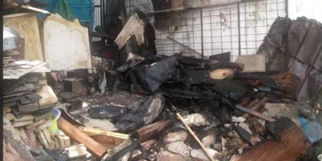 Gudang Bekas di Bumi Waras Dilahap Api