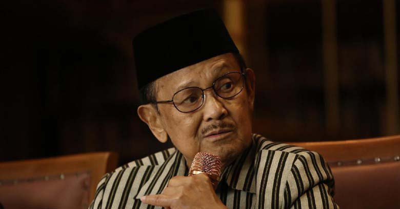 BJ Habibie Dirawat di RSPAD karena Kelelahan