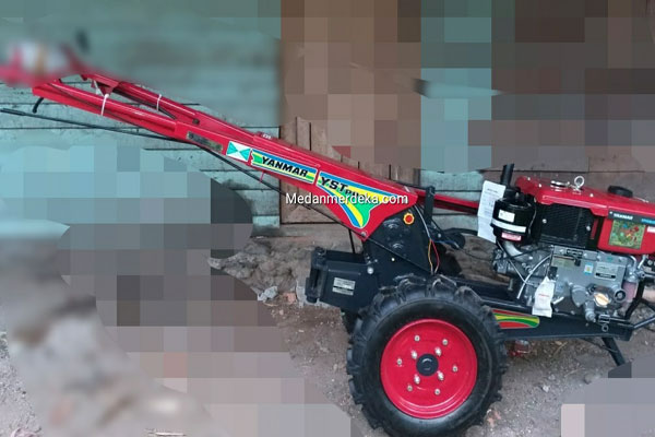 Sekertaris Tiyuh “Bohong” Soal Bantuan Hand Traktor Dinas Pertanian di Penumangan Baru