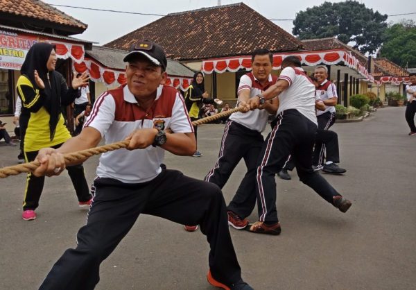 Polres Kota Metro Semarakkan HUT Bhayangkara ke 73 Dengan Halal Bihalal dan Lomba Olah Raga Antar Satuan