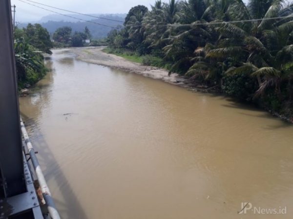 Aktivitas Tambang Batu Kubu Perahu Balik Bukit Cemari Way Laai Warga Kecamaran Karyapenggawa  Resah