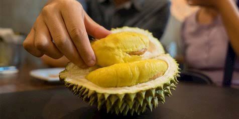 Diduga Kebanyakan Makan Durian, Sopir Angkot Ditemukan Tewas Berlumuran Darah