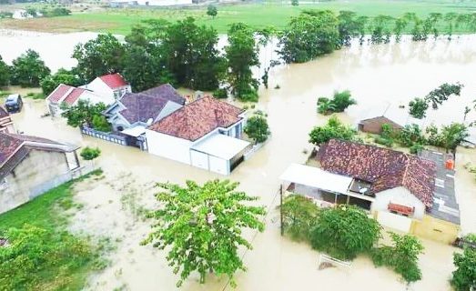 Parade Banjir Kepung Lampung Tujuh Tewas Di Lamteng
